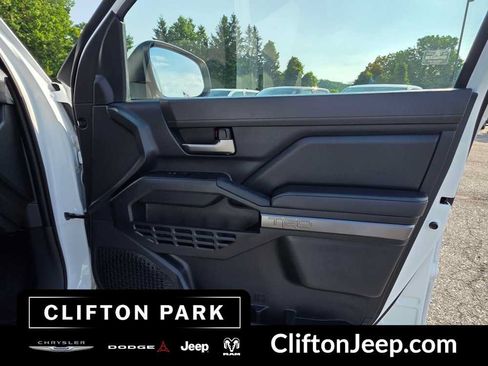 Used 2024 Toyota Tacoma TRD Off-Road AWD/4WD image 14