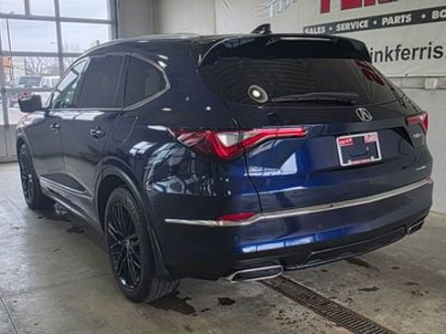 Used 2023 Acura MDX SH-AWD w/ Advance Package image 3