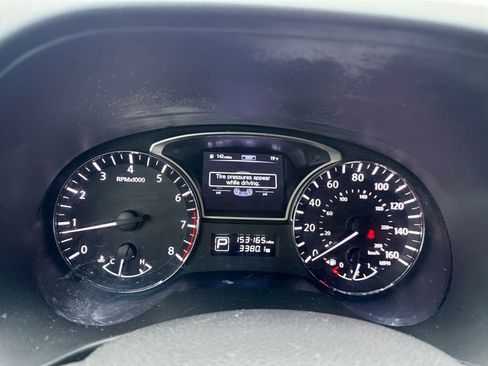 Used 2014 Nissan Pathfinder SV image 16