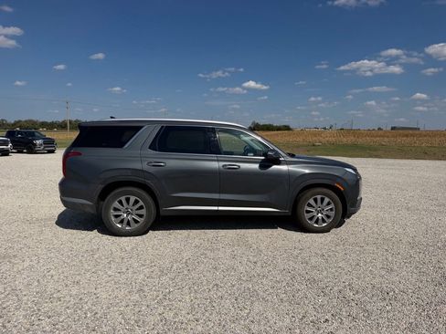 Used 2025 Hyundai Palisade SEL FWD image 2