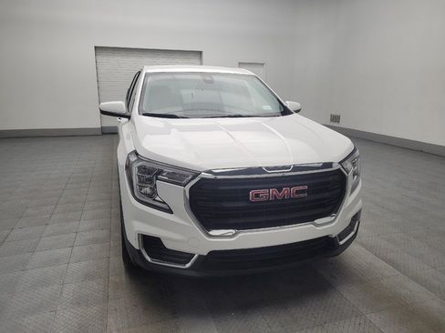 Used 2024 GMC Terrain SLE image 14