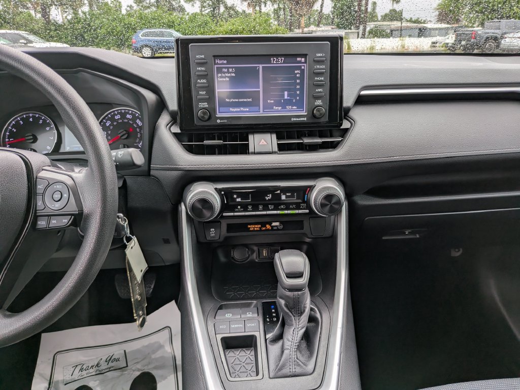 Used 2022 Toyota RAV4 LE FWD image 18