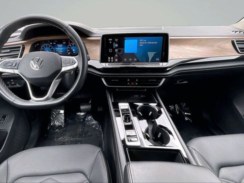 Used 2025 Volkswagen Atlas SE AWD/4WD image 37
