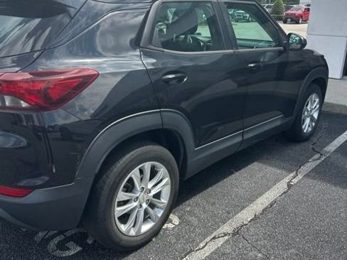 Used 2021 Chevrolet TrailBlazer LS FWD image 4