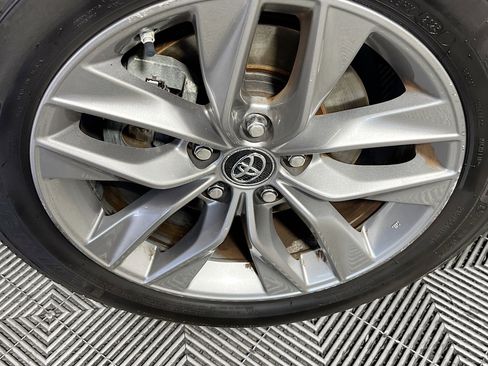 Used 2019 Toyota Avalon XLE FWD image 14