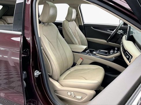 Used 2022 Lincoln Nautilus Reserve image 7