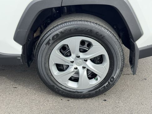 Used 2021 Toyota RAV4 LE image 37
