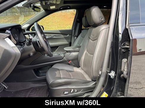 Used 2024 Cadillac XT6 Sport w/ Technology Package image 14