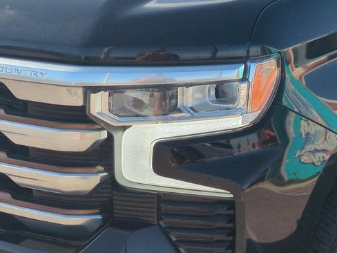 Used 2022 Chevrolet Silverado 1500 High Country w/ High Country Premium Package AWD/4WD image 10