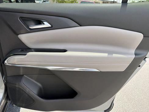 New 2026 Chevrolet Traverse LT w/ LPO, Floor Liner Package FWD image 16