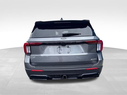 Used 2025 Ford Explorer ST-Line w/ ST-Line Street Pack AWD/4WD image 4