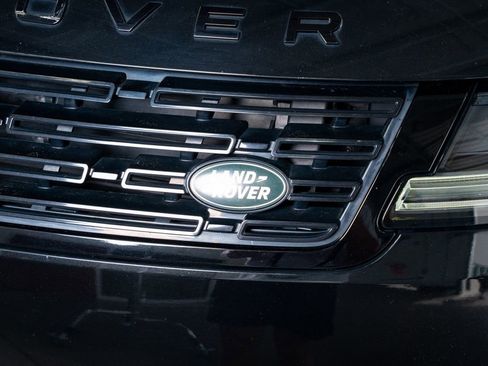 Used 2023 Land Rover Range Rover Sport SE Dynamic image 17