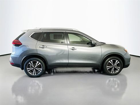 Used 2019 Nissan Rogue SV w/ Premium Package image 8
