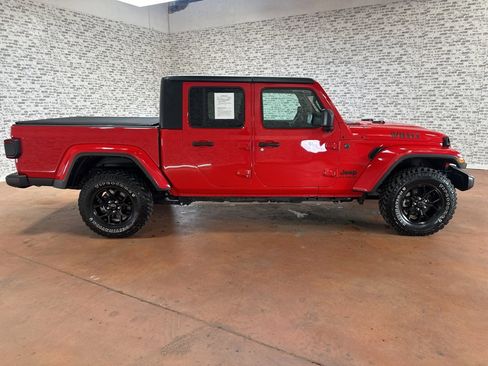Used 2024 Jeep Gladiator Sport image 8