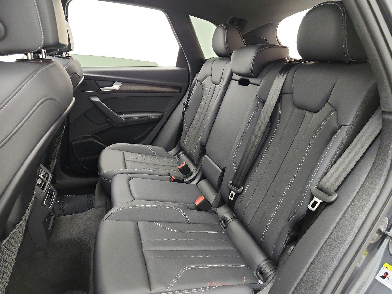Used 2024 Audi Q5 e Premium Plus w/ Premium Plus Package AWD/4WD image 16
