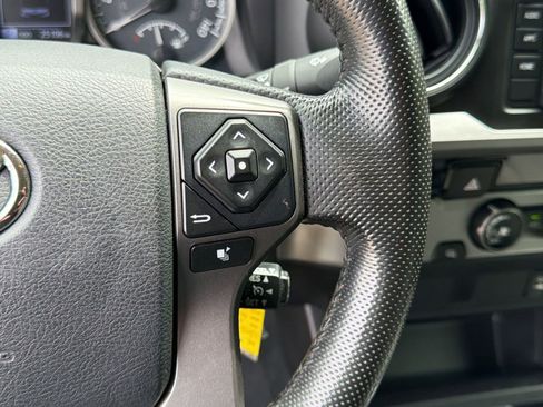 Used 2016 Toyota Tacoma SR5 image 26