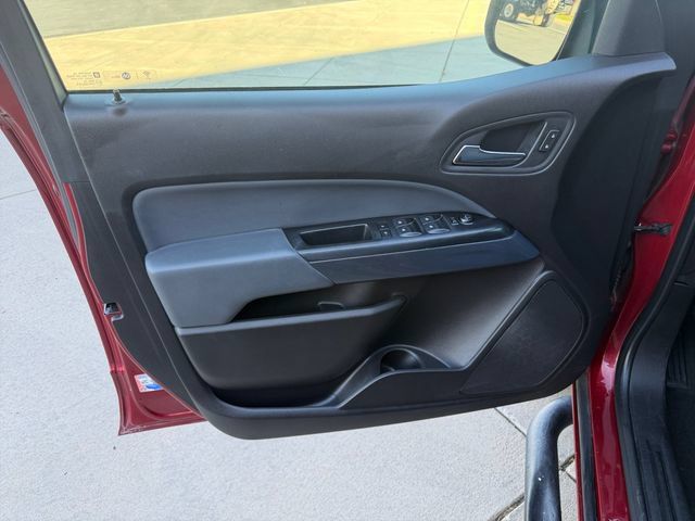 Used 2017 Chevrolet Colorado Z71 AWD/4WD image 32