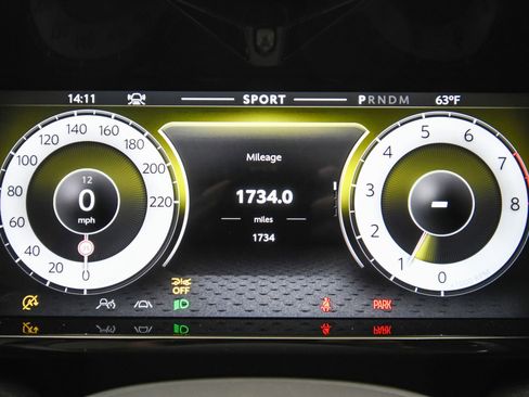 Used 2025 Aston Martin V8 Vantage Coupe image 15