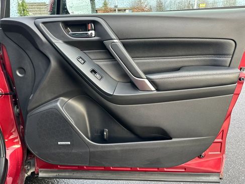 Used 2018 Subaru Forester 2.5i Touring image 16