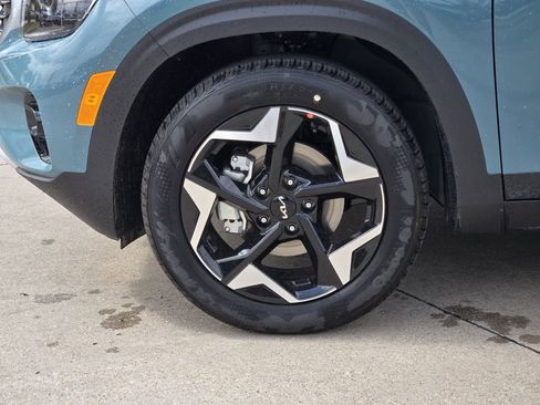 New 2026 Kia Seltos EX FWD image 9