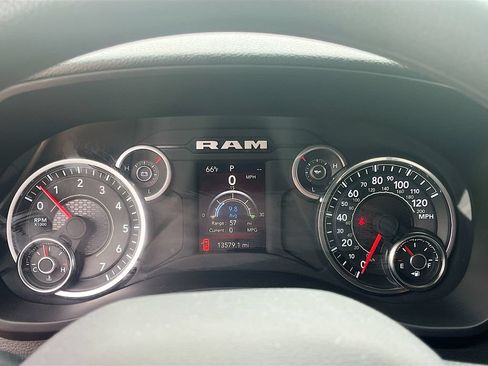Used 2024 RAM 2500 Tradesman w/ Chrome Appearance Group AWD/4WD image 12