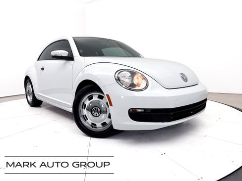 Used 2016 Volkswagen Beetle 1.8T Classic FWD image 1
