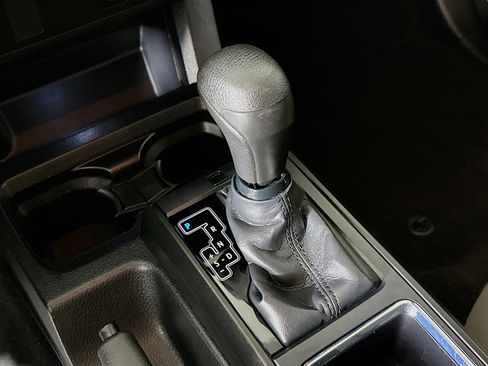 Used 2019 Toyota Tacoma SR w/ SR Convenience Package image 19