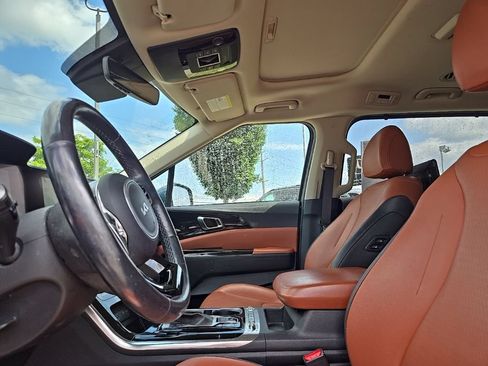 Certified 2022 Kia Carnival SX Prestige FWD image 32