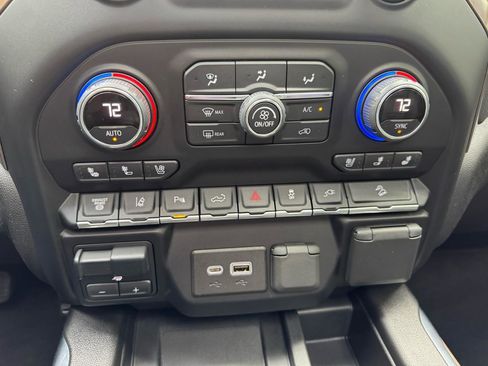 Used 2022 Chevrolet Silverado 2500 High Country w/ Technology Package image 20