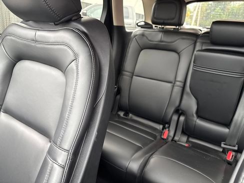 Used 2023 Lincoln Corsair AWD image 9