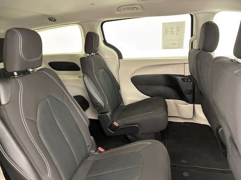 Used 2024 Chrysler Voyager LX FWD image 16
