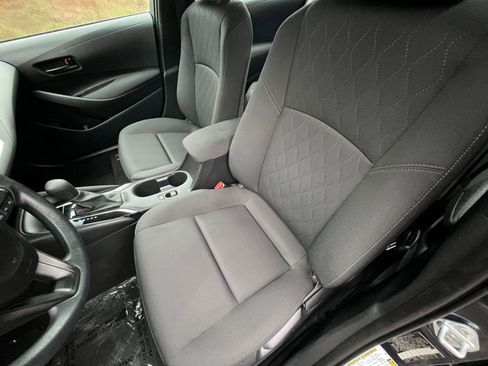 Used 2025 Toyota Corolla LE image 36