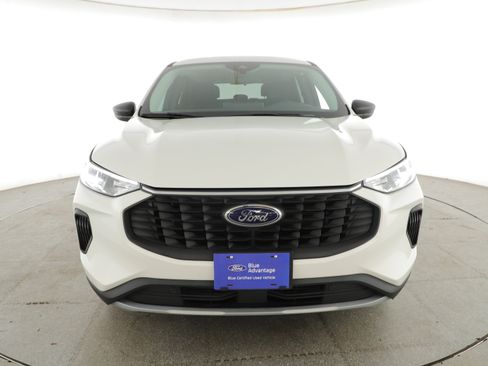 Used 2023 Ford Escape Active w/ Tech Pack #1 FWD image 2