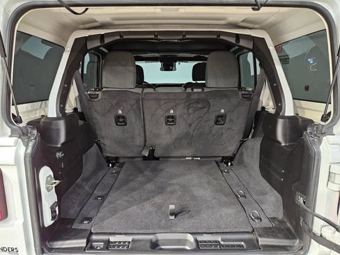 Used 2024 Jeep Wrangler Unlimited Sahara AWD/4WD image 18