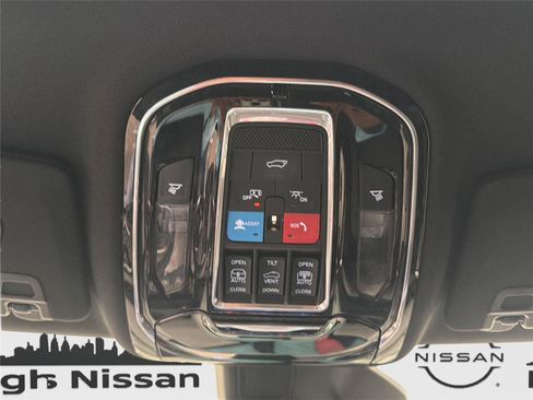 Used 2023 Jeep Grand Cherokee Overland AWD/4WD image 23