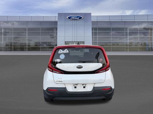 Used 2021 Kia Soul LX image 8