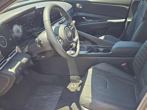 New 2026 Hyundai Elantra Limited FWD image 16