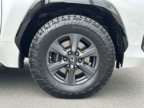 Used 2026 Lexus LX 700h Overtrail AWD/4WD image 7