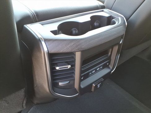 New 2026 RAM 2500 Laramie AWD/4WD image 16