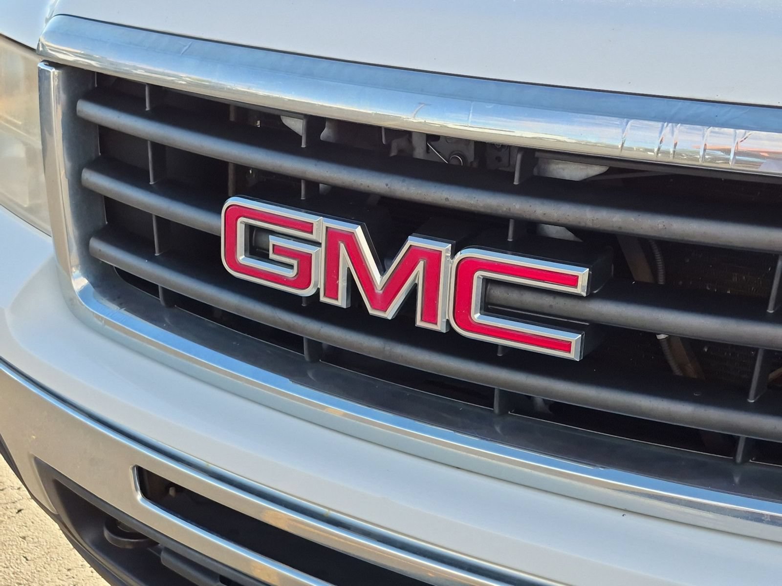 Used 2009 GMC Sierra 1500 SLT w/ SLT Convenience Package AWD/4WD image 10