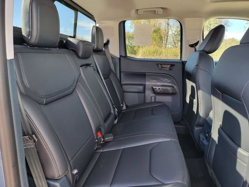 New 2025 Ford Maverick Lariat w/ Black Appearance Package AWD/4WD image 22