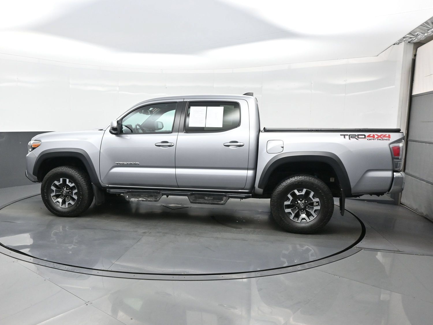 Used 2020 Toyota Tacoma TRD Off-Road AWD/4WD image 3