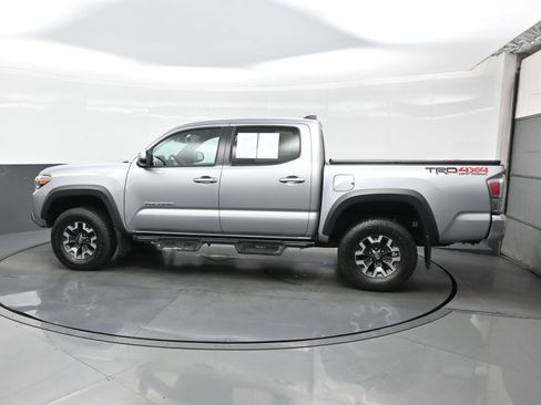 Used 2020 Toyota Tacoma TRD Off-Road AWD/4WD image 3