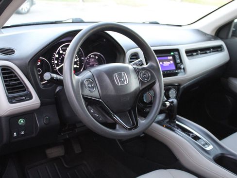 Used 2022 Honda HR-V LX image 24