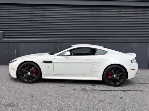 Used 2015 Aston Martin V8 Vantage GT RWD image 2