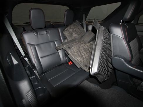 Used 2025 Ford Explorer ST-Line image 24