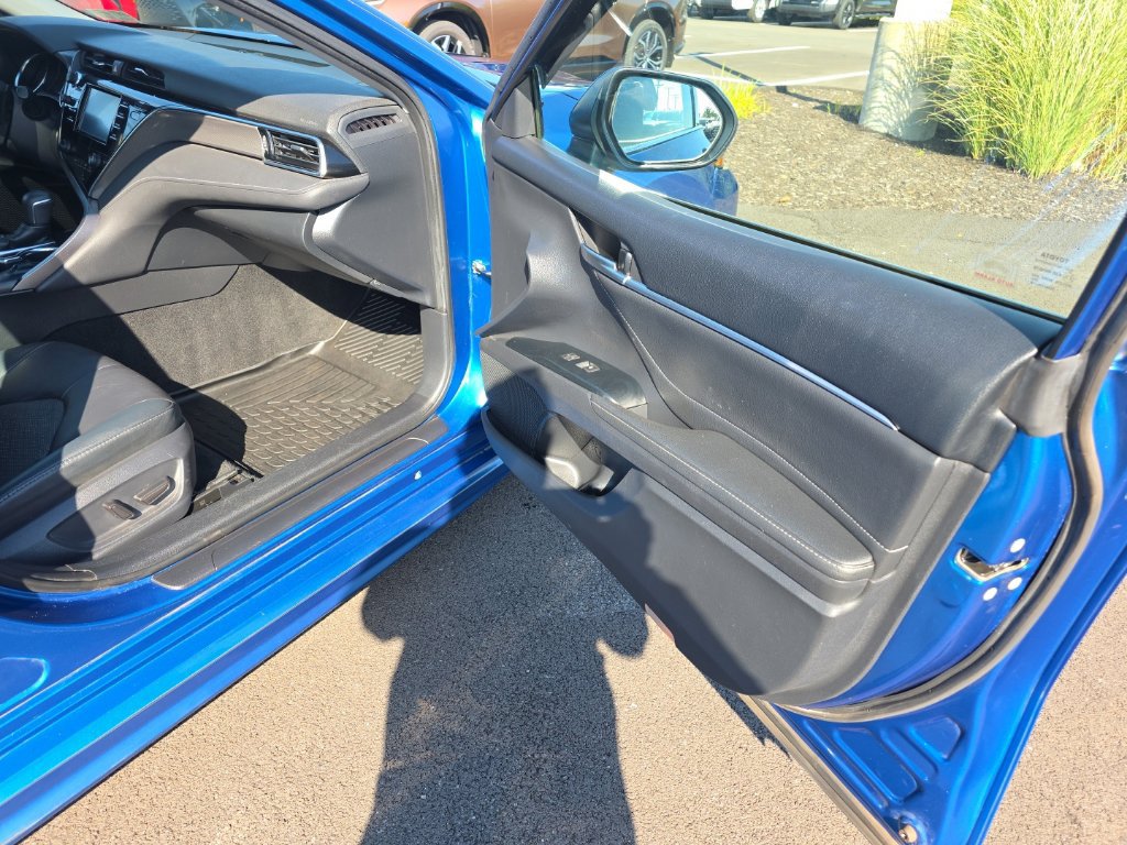 Used 2018 Toyota Camry XSE FWD image 8