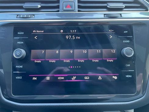 Used 2022 Volkswagen Tiguan SE R-Line image 20