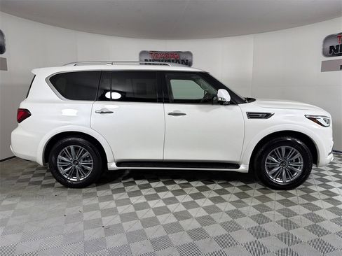 Used 2023 INFINITI QX80 Luxe w/ Cargo Package image 4