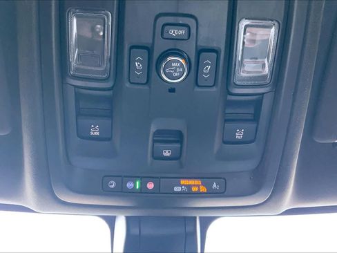 Used 2021 Chevrolet Tahoe LT w/ LT Signature Package AWD/4WD image 35